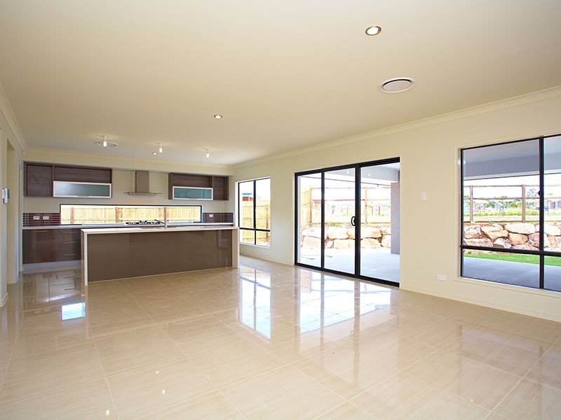 9  Klien Circuit, North Lakes QLD 4509