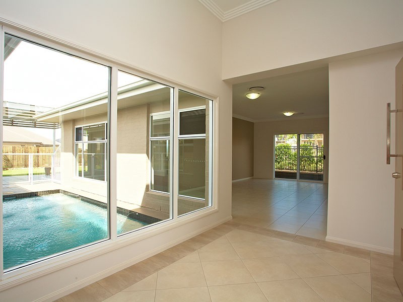 16 Warabi Crescent, North Lakes QLD 4509