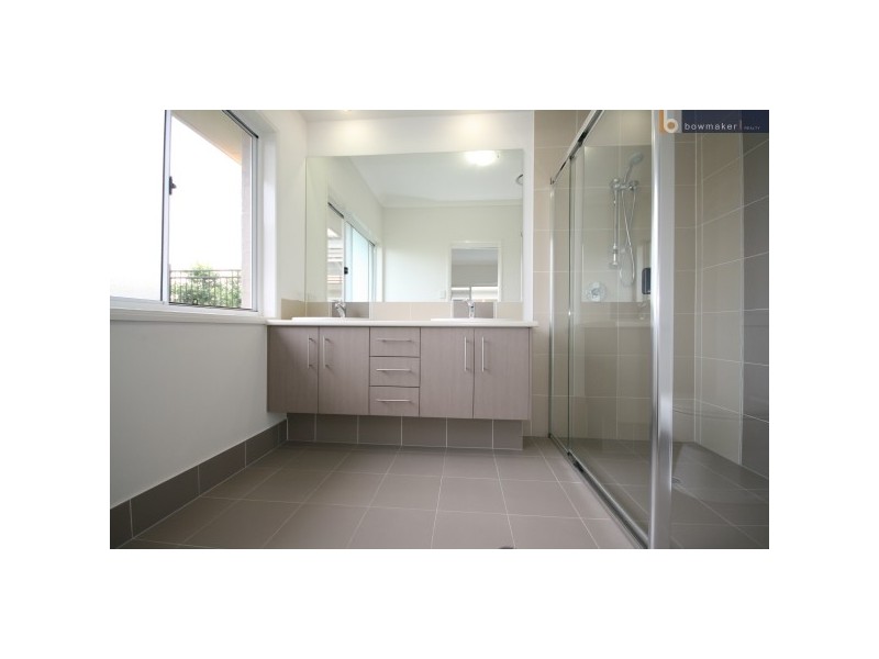 16 Warabi Crescent, North Lakes QLD 4509