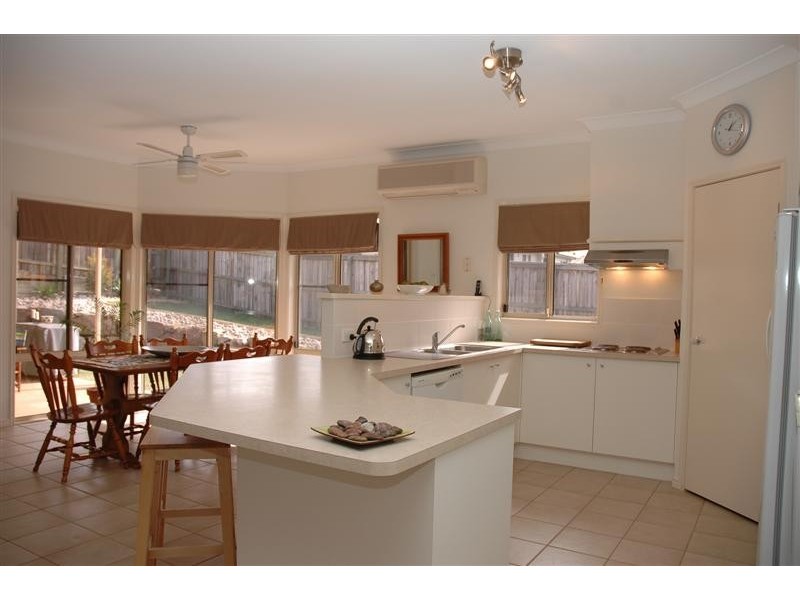 8 Peron Crescent, North Lakes QLD 4509