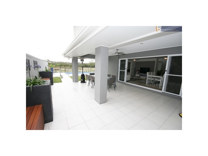 18 Kowari Crescent, North Lakes QLD 4509