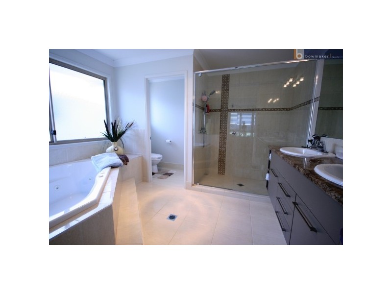1 Armour Close, North Lakes QLD 4509
