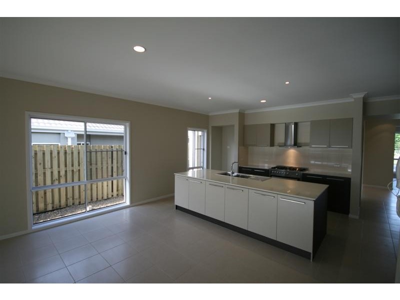 7  Satinay Parade, North Lakes QLD 4509