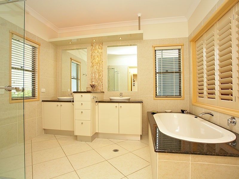 16 Senior Close, North Lakes QLD 4509