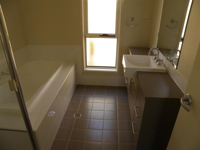 Elderslie NSW 2570