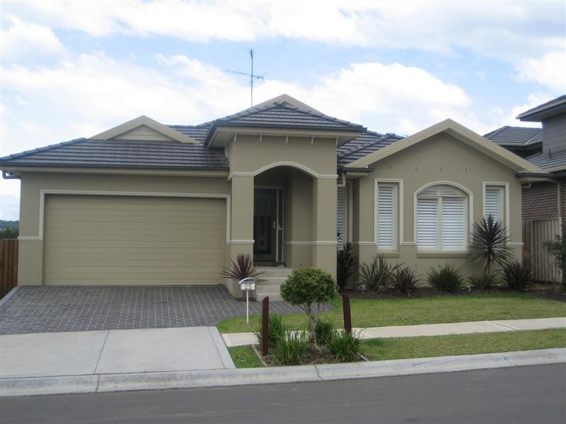 25 Goodenia St, Mount Annan NSW 2567