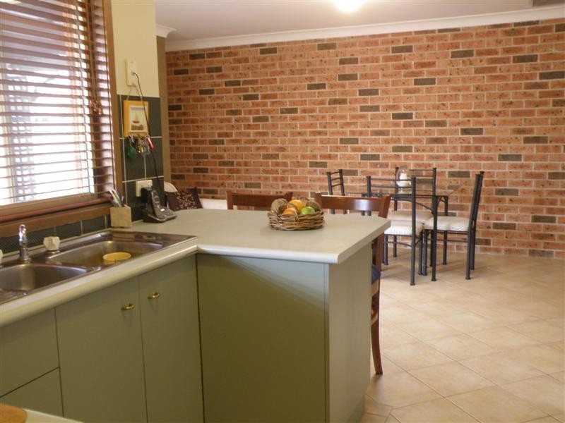 8b Pyrite Place, Eagle Vale NSW 2558