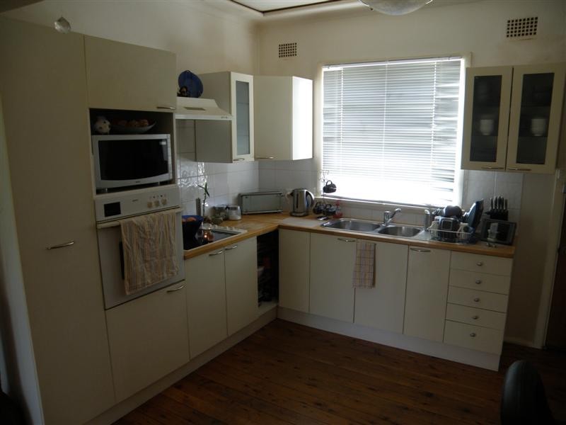 154 Macquarie Ave, Campbelltown NSW 2560