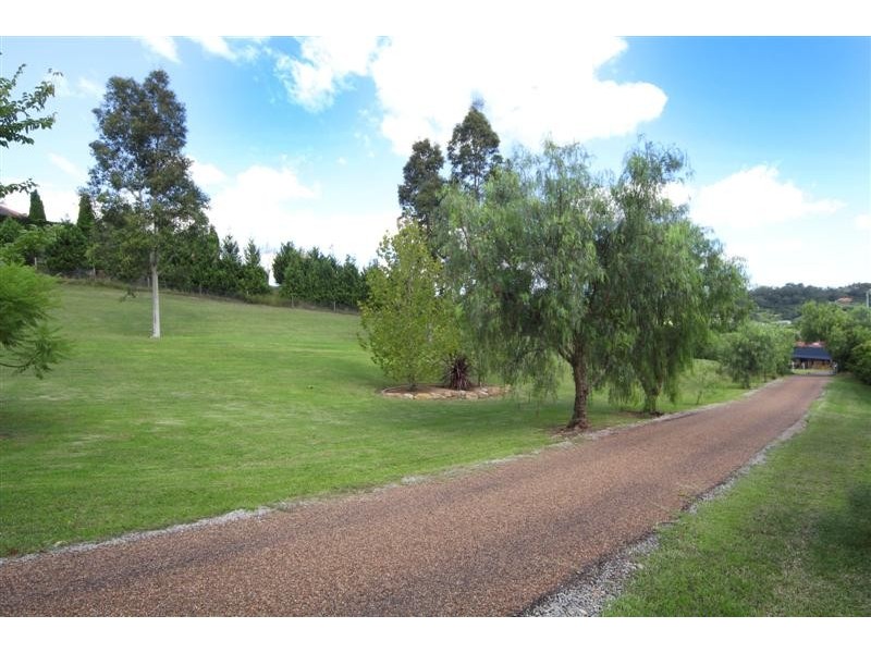 20 Blades Place, Douglas Park NSW 2569