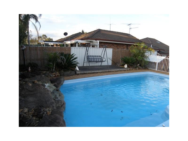 5 Hannah Place, Mount Annan NSW 2567