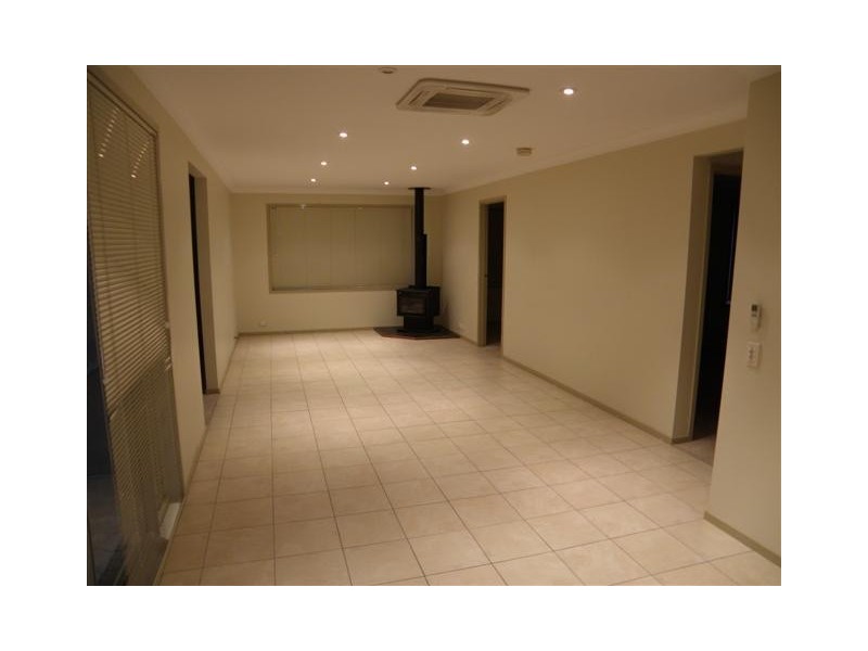 57 Outram Place, Currans Hill NSW 2567