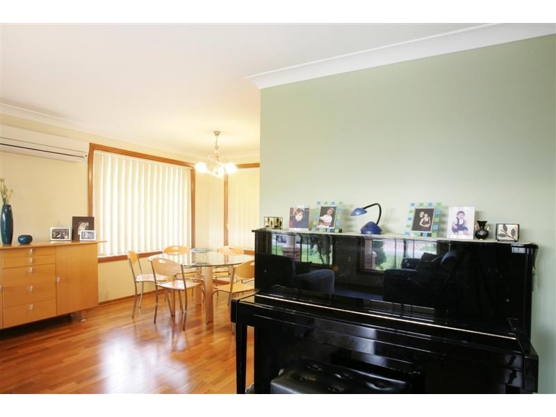 16 Montgomery Circuit, Narellan Vale NSW 2567