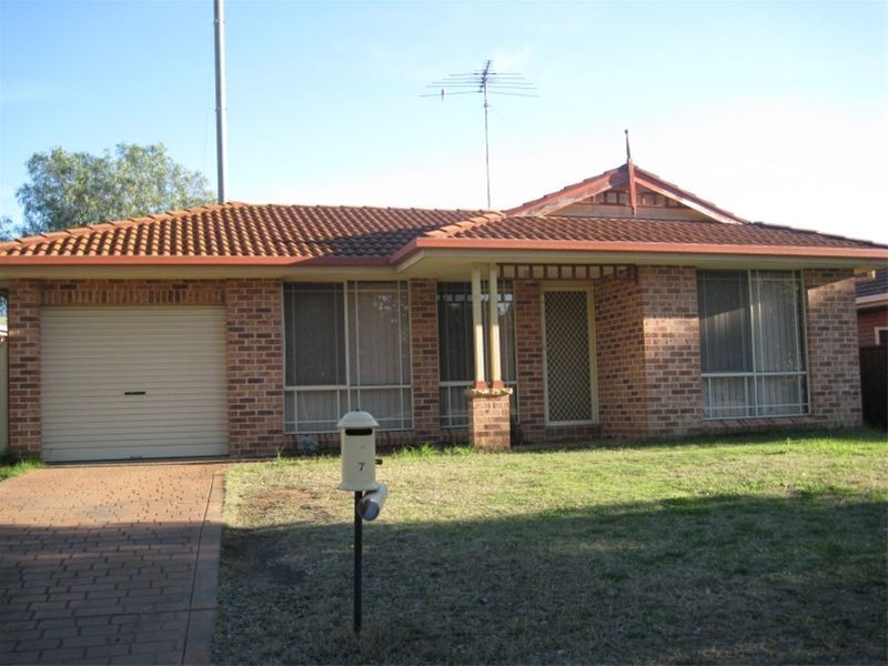7 Hodges Place, Currans Hill NSW 2567