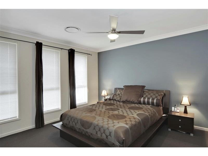 19 Kerrigan Crescent, Elderslie NSW 2570