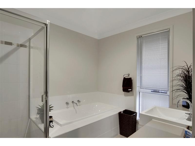 19 Kerrigan Crescent, Elderslie NSW 2570