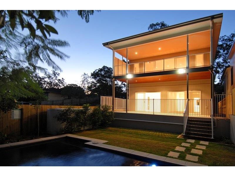 22A Eleventh Avenue, St Lucia QLD 4067