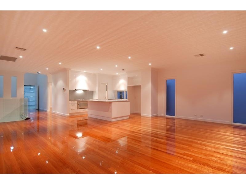 22A Eleventh Avenue, St Lucia QLD 4067