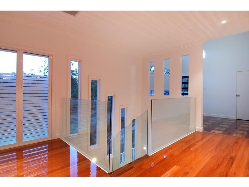 22A Eleventh Avenue, St Lucia QLD 4067