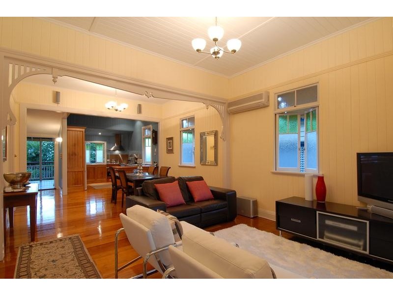 28 Coronation Street, Bardon QLD 4065