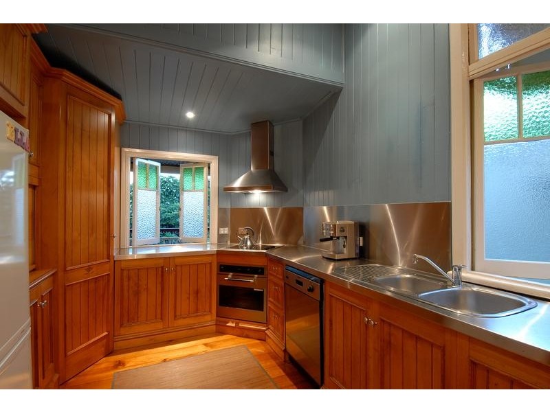 28 Coronation Street, Bardon QLD 4065