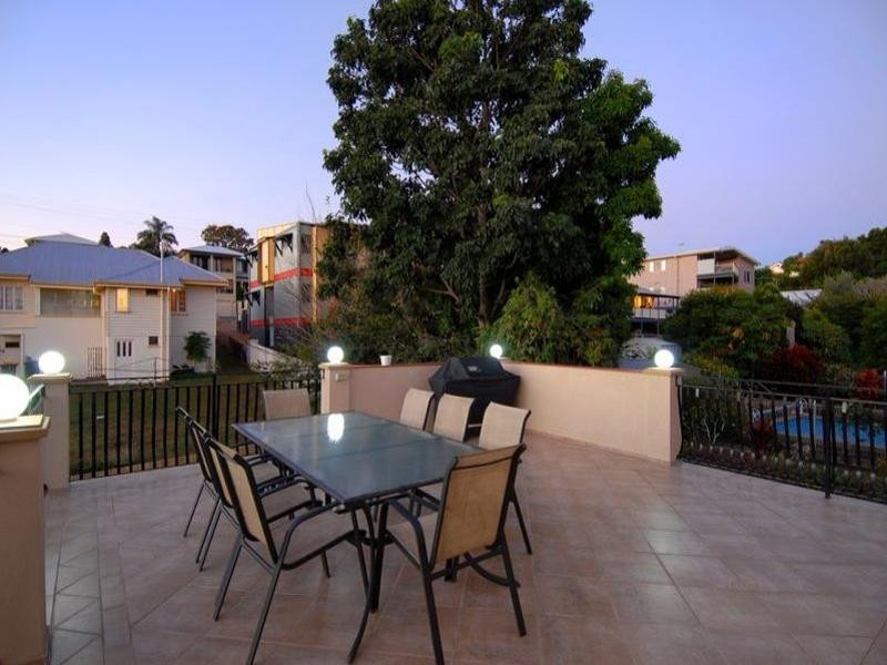 259  Rode Road, Wavell Heights QLD 4012