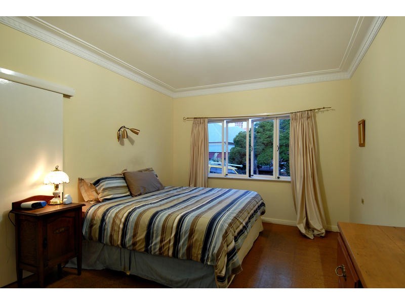 20  Wellington Road, Red Hill QLD 4059