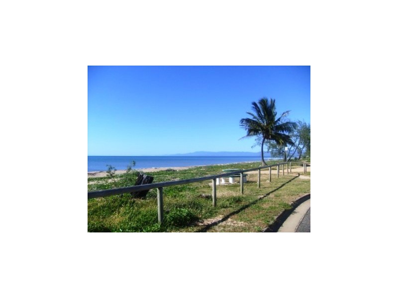 Units 1&4 4 Allamanda Ave, Forrest Beach QLD 4850