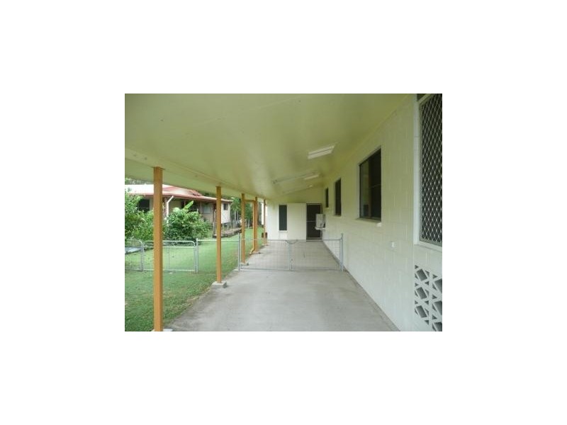 135 John Dory Street, Taylors Beach QLD 4850