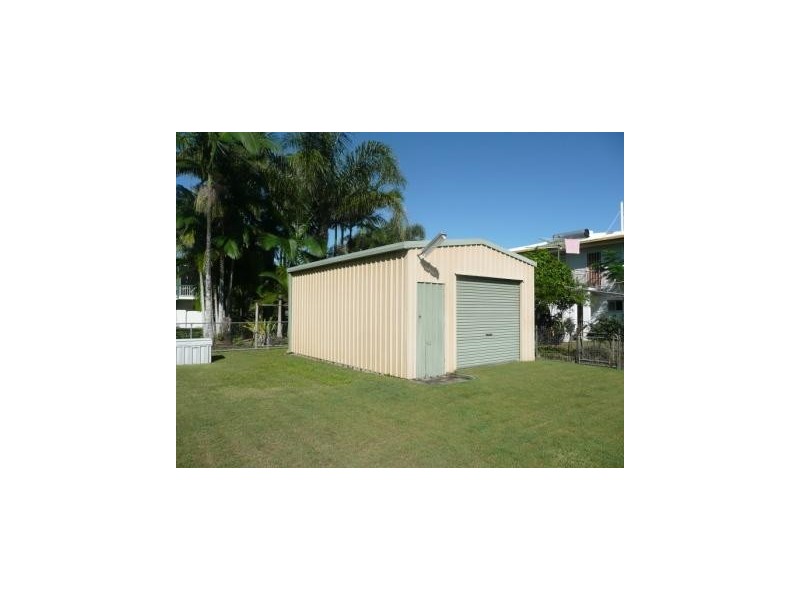 4 SALMON STREET,, Taylors Beach QLD 4850