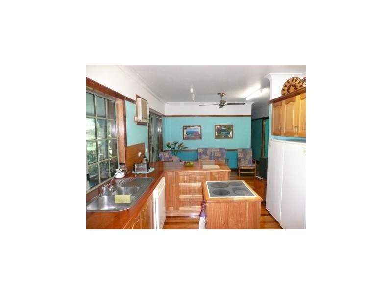 7b Musgrave, Halifax QLD 4850