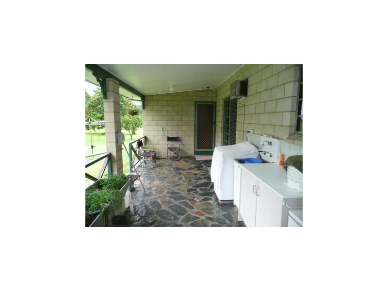 7b Musgrave, Halifax QLD 4850