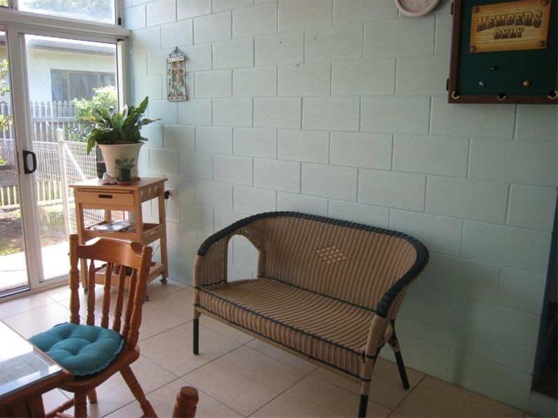 125 John Dory St, Taylors Beach QLD 4850