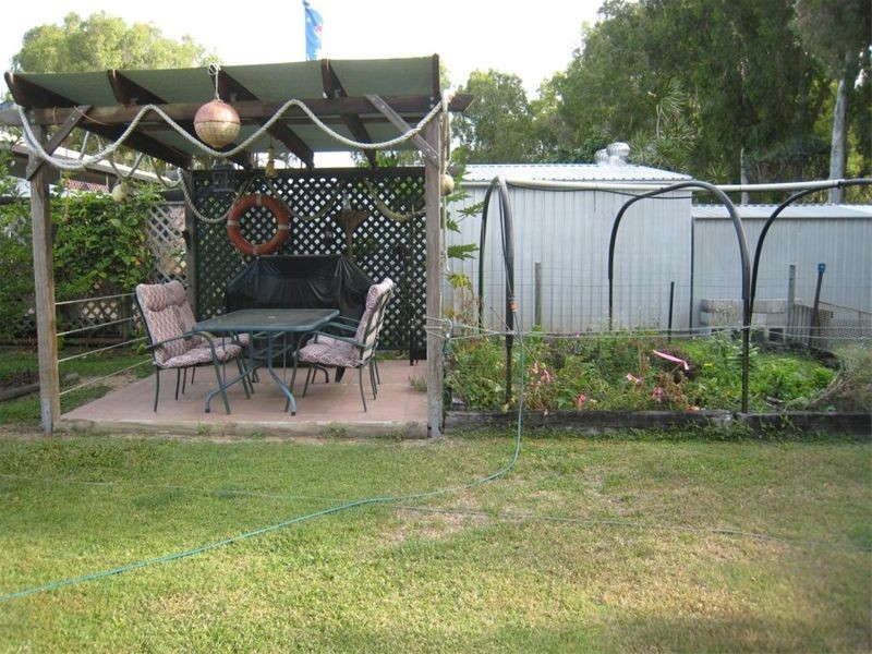 125 John Dory St, Taylors Beach QLD 4850