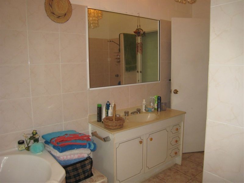 34 Old Bridge Road, Long Pocket QLD 4850