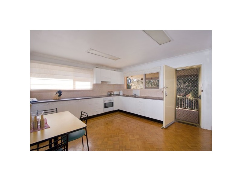 10 Dremeday Street, Northmead NSW 2152