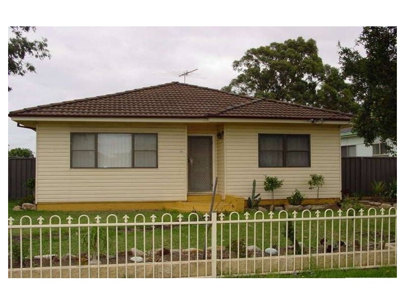 30 Georges Crescent, Georges Hall NSW 2198