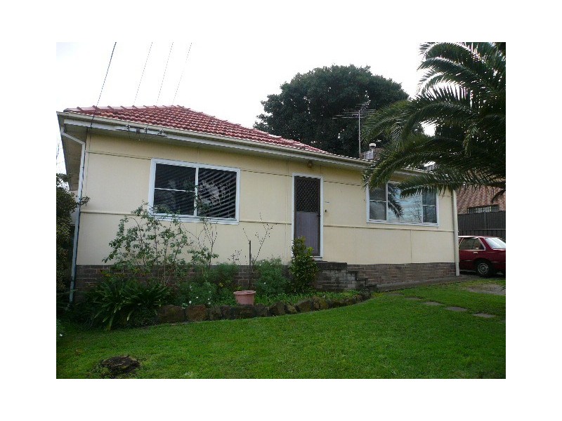 10 Binalong Road, Pendle Hill NSW 2145