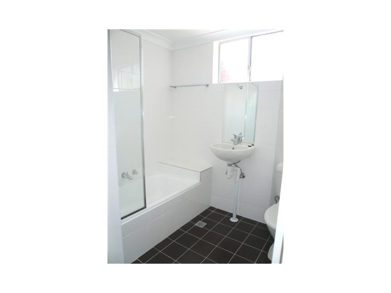 1/43a Grand Avenue, Westmead NSW 2145