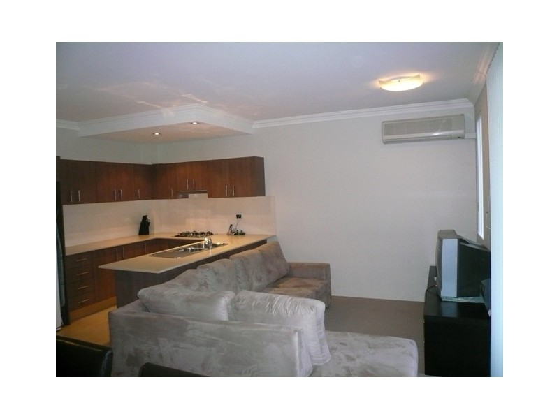 8/3-5 Talbot Rd, Guildford NSW 2161