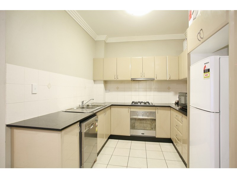 2/2-4 Reid Avenue, Westmead NSW 2145