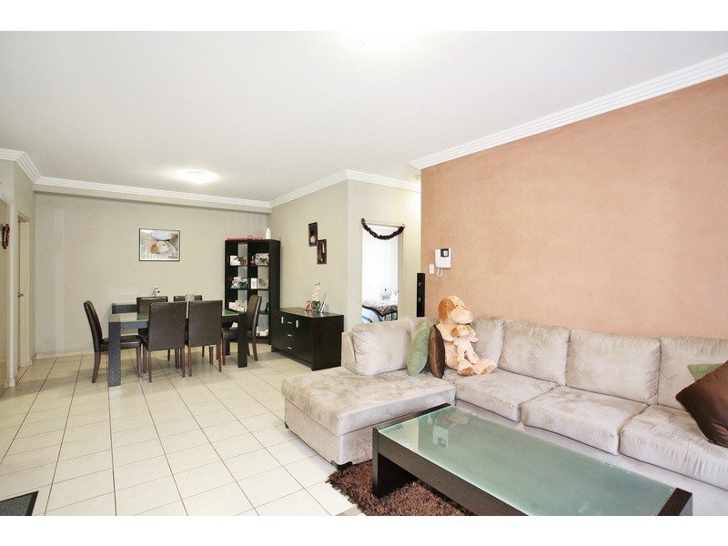 2/2-4 Reid Avenue, Westmead NSW 2145