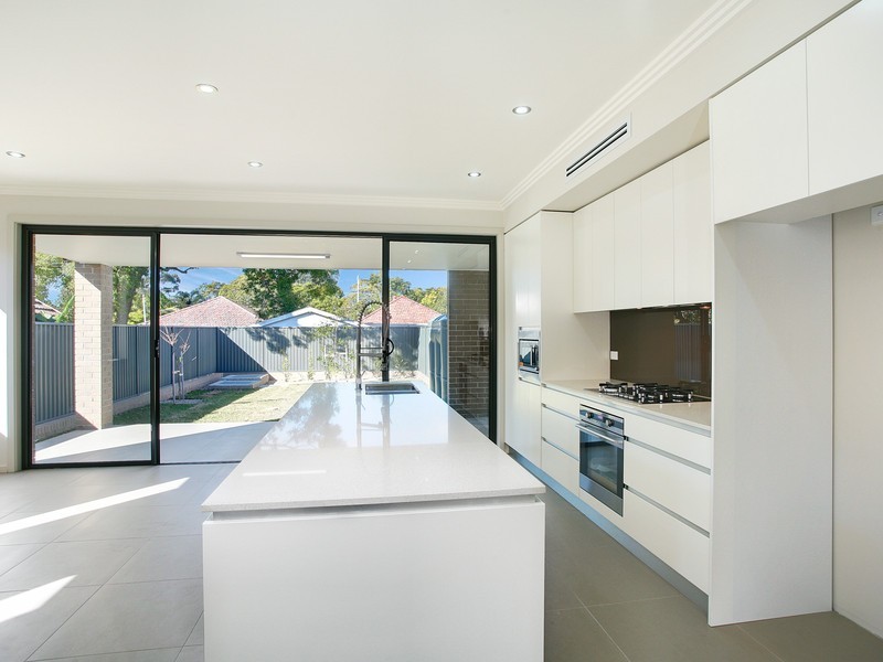 18A Balmoral Rd, Northmead NSW 2152