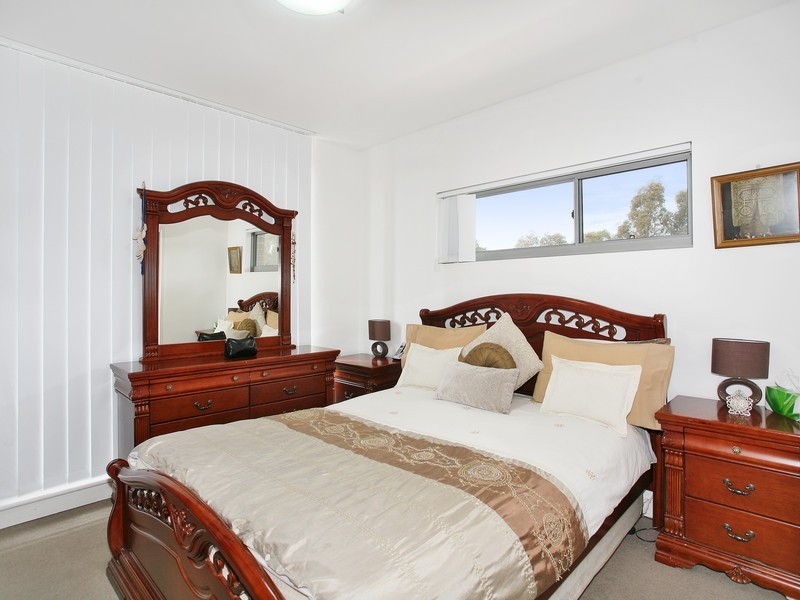 40/28 Brickworks Drive, Holroyd NSW 2142