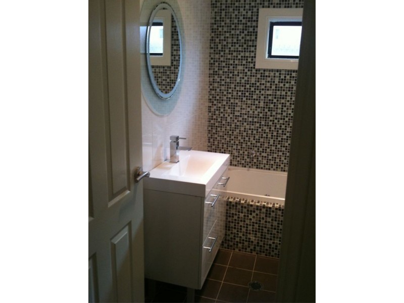 8 Gloucester Avenue, Merrylands NSW 2160