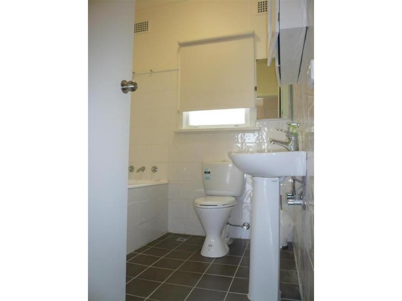 15 Binalong Road, Pendle Hill NSW 2145