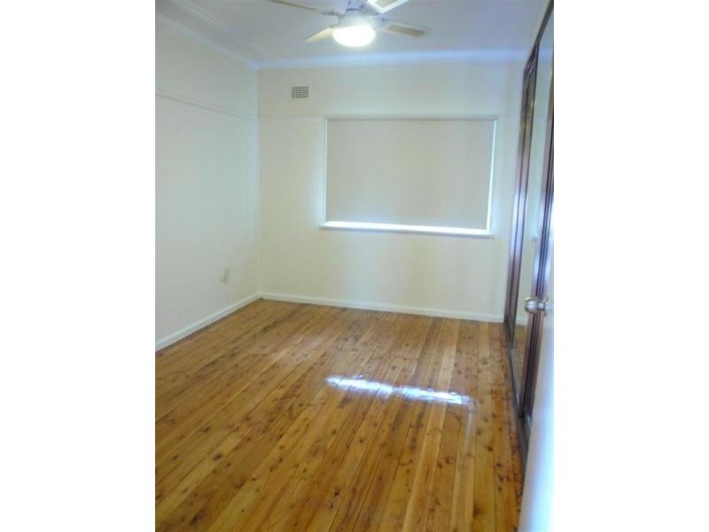 15 Binalong Road, Pendle Hill NSW 2145