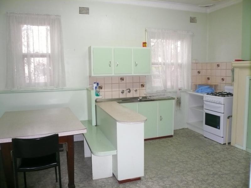 14 Howard Avenue, Northmead NSW 2152