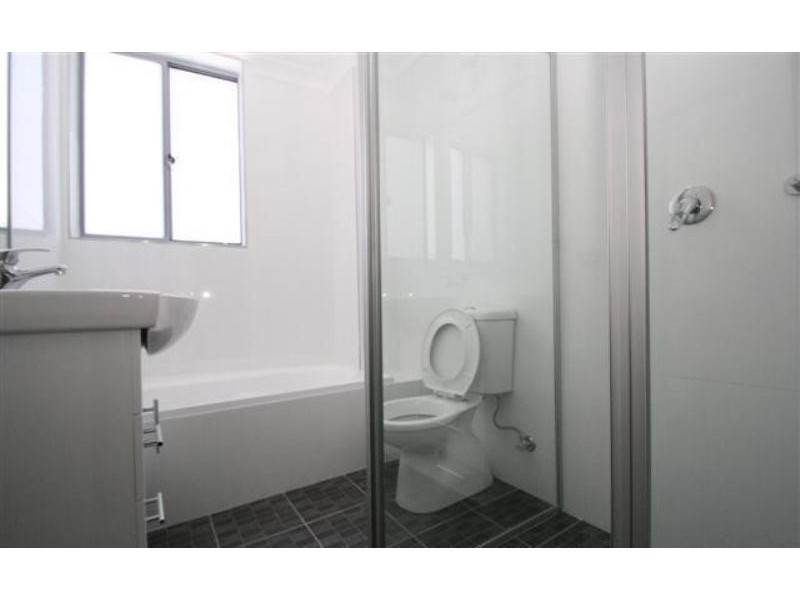 128 Woodville Road, Merrylands NSW 2160