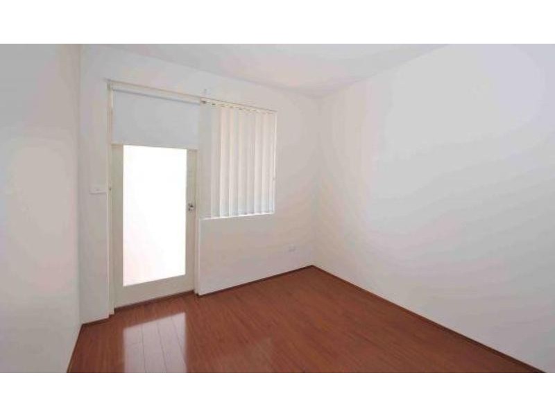 13/11 Station Street East, Harris Park NSW 2150