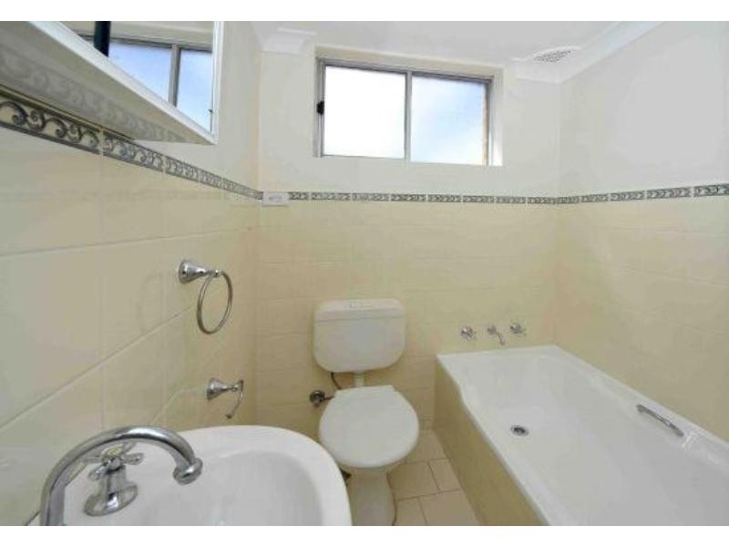 13/11 Station Street East, Harris Park NSW 2150